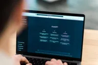 Казахстанцам станут доступны ИИ‑помощники по госуслугам на ChatGPT и eGov