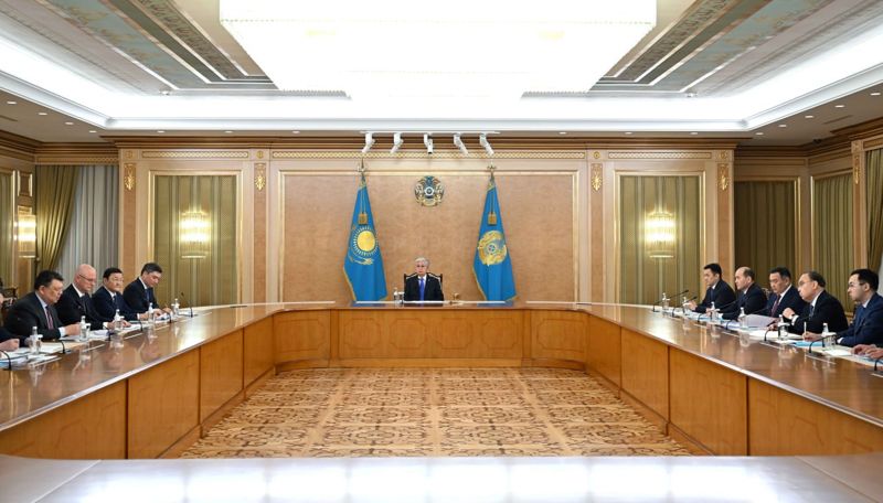 Крушение самолета в Актау: Токаев поручил наградить отличившихся спасателей и изучить авиабезопасность всей страны