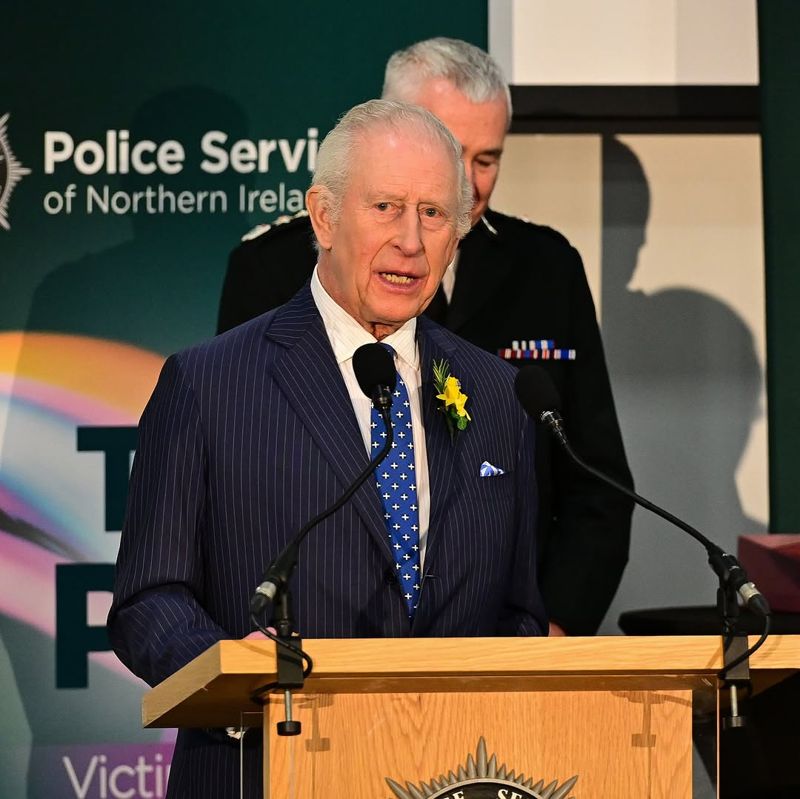 Короля Великобритании Карла III вновь госпитализировали