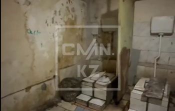 Как из фильма ужасов: в Астане снесут жуткую общагу