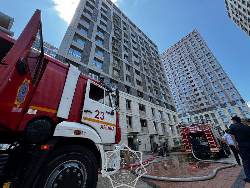 Многоэтажка загорелась в одном из ЖК Астаны