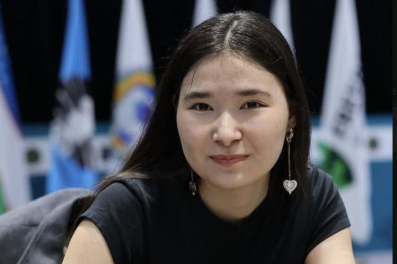 Казахстанская шахматистка сенсационно победила действующую чемпионку мира