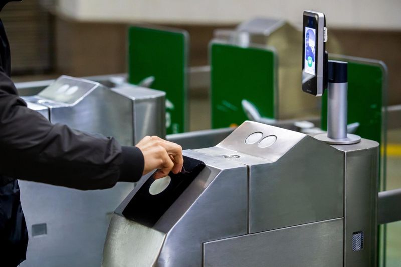 Турникеты с системой бесконтактной оплаты появятся в метро Алматы