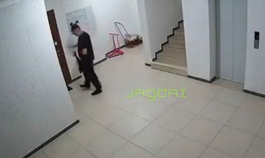 Пристаёт к детям и бродит в подъездах: насильник на пробации пугает астанчан