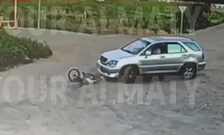 Сбил ребенка на парковке: сбежавшего с места ДТП водителя отправили в СИЗО