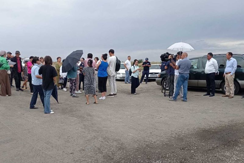 А воз и ныне там: жители Ожета больше года пытаются спасти свои дома