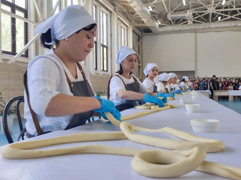 Самый длинный лагман: в Алматы установили необычный рекорд
