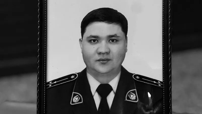 Машина протаранила авто патрульных в Жамбылской области: погиб полицейский