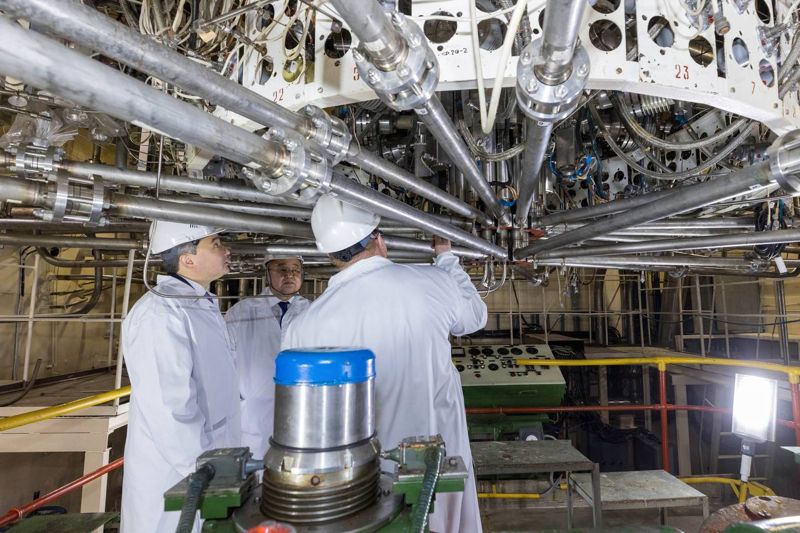 Бектенову показали уникальную термоядерную установку в области Абай