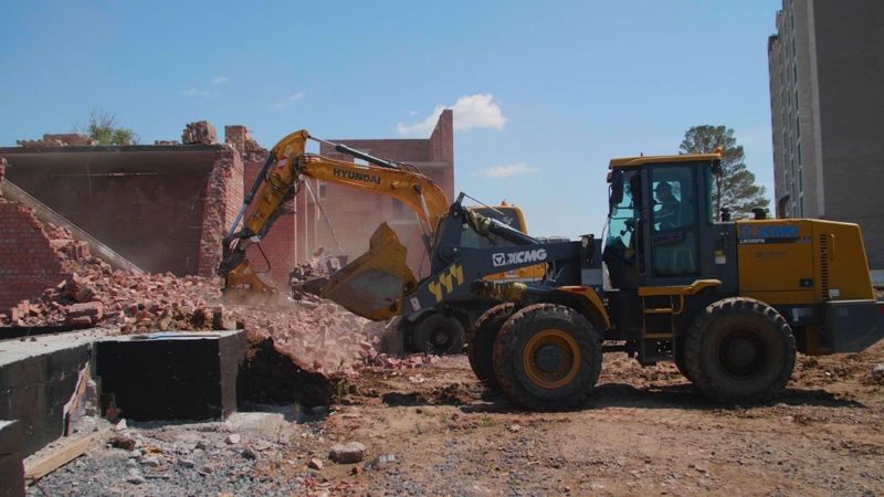 ЖК Mardan начали сносить в Астане