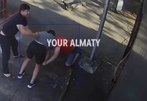 Мналарға не жоқ: эпическая драка самокатчиков произошла в Алматы