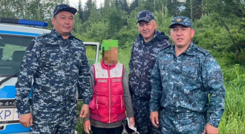 Трое суток в лесу: в ВКО нашли заблудившуюся пенсионерку