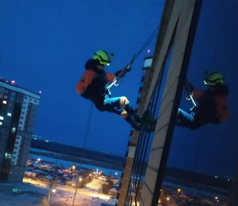 Пенсионерка оставила еду плите и заперлась в ванной