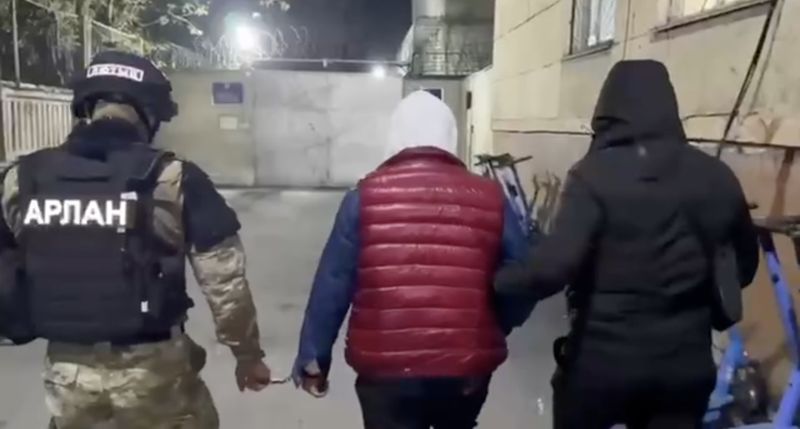 Вымогал 10 млн у госслужащего: блогера арестовали в Шымкенте