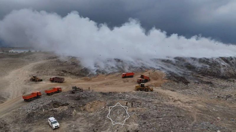 Пожар на мусорном полигоне близ Алматы локализовали