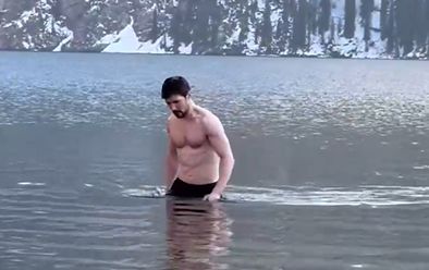 Жену не нашёл, зато эпично искупался: Дуров кайфанул на Кольсае