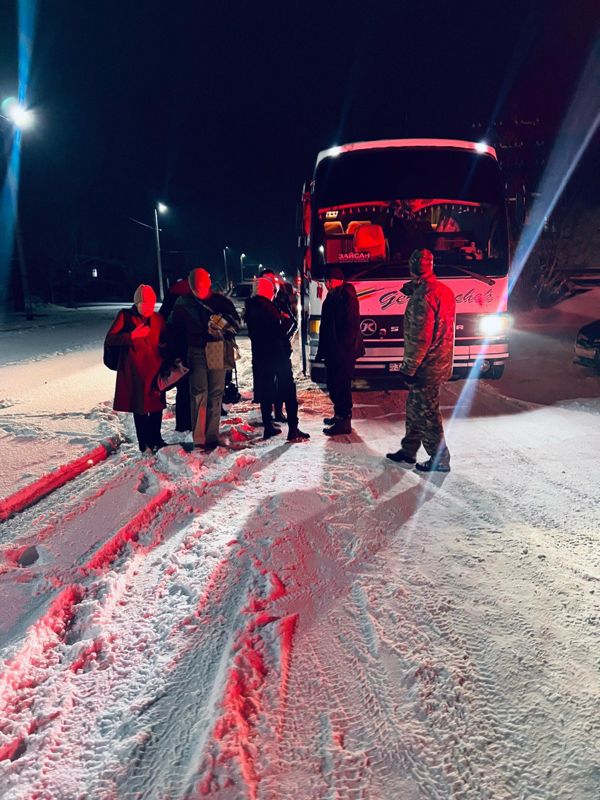 Пять автобусов с пассажирами застряли на трассе в области Абай