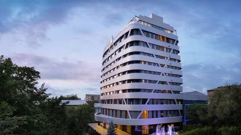 «Платит всего 2,9 млн тенге налогов»: депутат возмутился низкими отчислениями Hilton Алматы