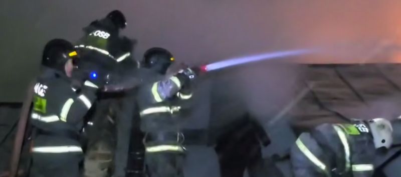 Магазин и частный дом загорелись в Алматы