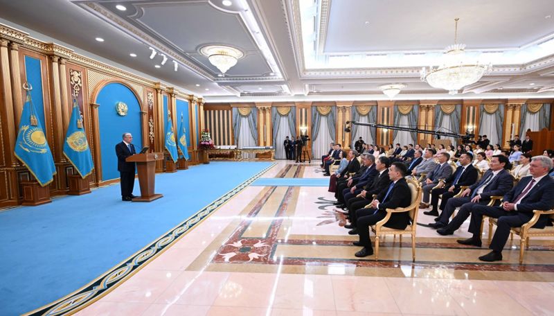 «ИИ вас не заменит»: Токаев наградил журналистов Казахстана