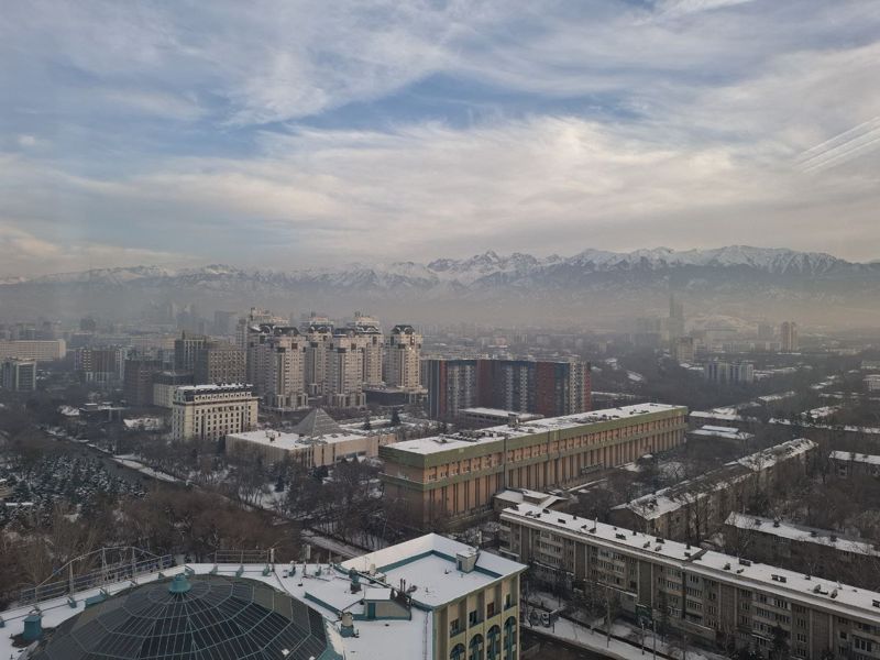 Мы все погибнем в одной большой пробке: депутат о смоге и количестве автомобилей в Алматы