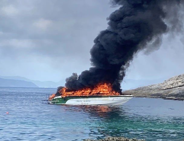 Паспорта двух казахстанцев сгорели во время взрыва на катере в Таиланде