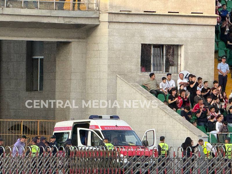 У Темирлана Анарбекова подозрение на перелом челюсти — он покинул поле