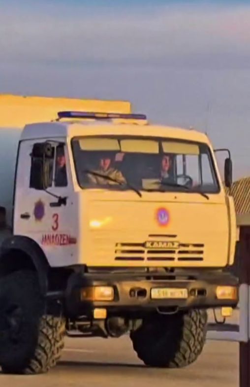 Спасателей из Мангистау отправили в соседнюю область для борьбы с паводком