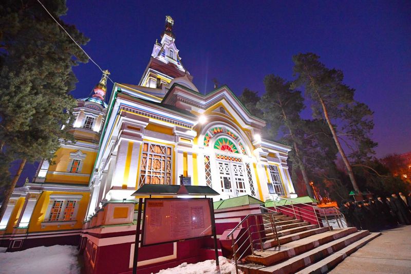 Благодатный огонь и богослужения: как казахстанцы отпразднуют Пасху