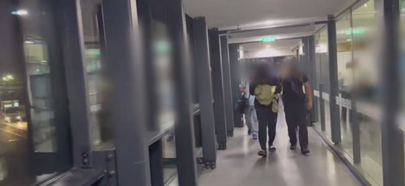 Обманул и скрылся: подозреваемого в мошенничестве экстрадировали из ОАЭ