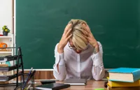 Учителей хотят освободить от лишней ответственности и усилить защиту их прав