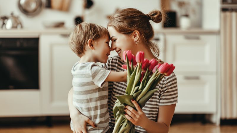 «Женщин нужно уважать не только раз в году»: в ДУМК ответили на вопрос о праздновании 8 Марта