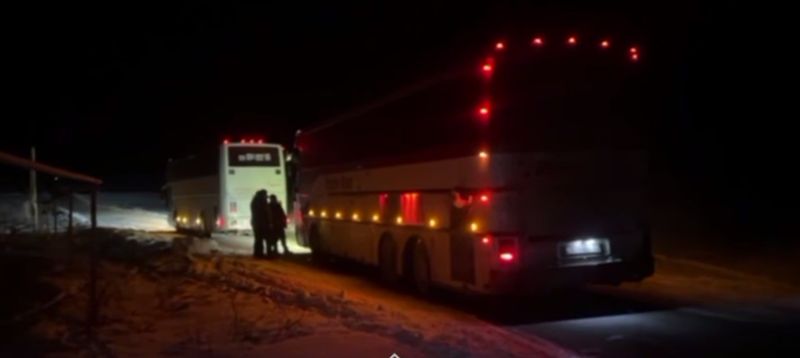 Автобус с 50 пассажирами застрял в грязи в Алматинской области
