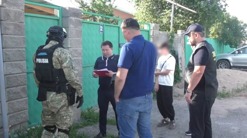 В Алматы задержали иностранца за распространение экстремистских материалов