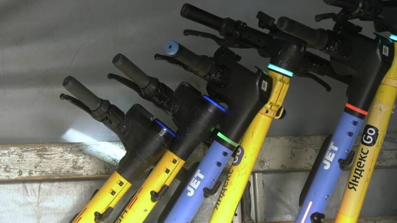 Электросамокаты обяжут страховать: сенат одобрил поправки