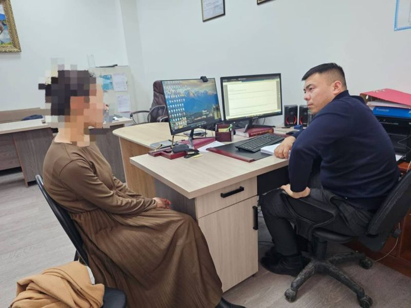 Предлагала обнал кредитов: женщину подозревают в серии мошенничеств в Атырау