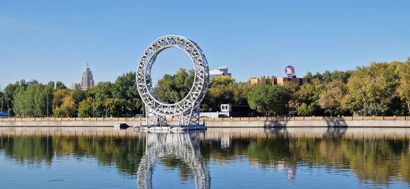 Ещё один памятник коррупции: в Астане осудили экс-чиновника за хищение при строительстве фонтана