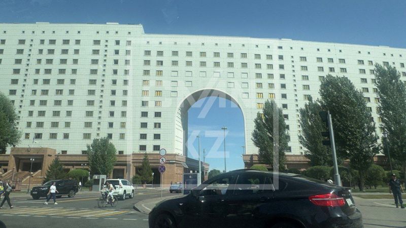 В Астане возле Дома министерств сбили пешехода