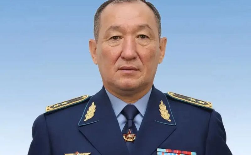 Токаев принял вновь назначенного министра обороны