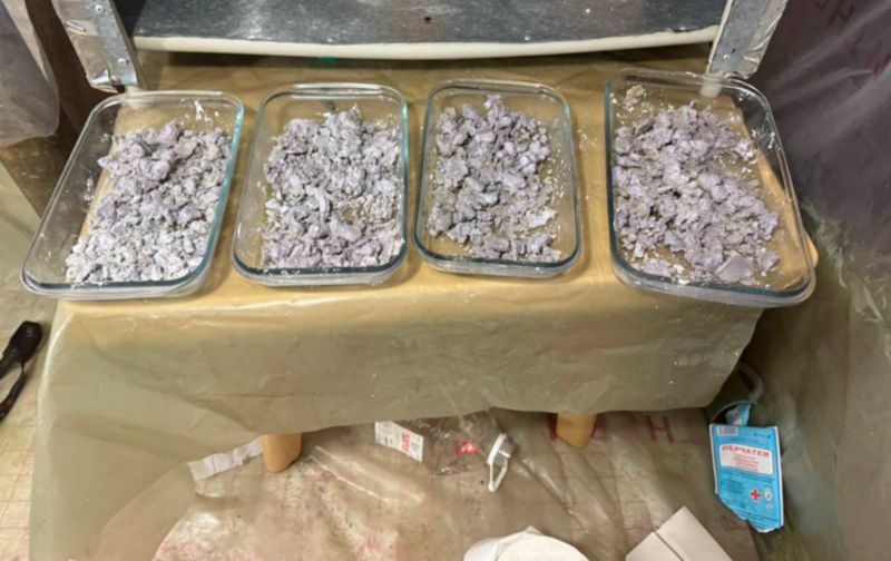 Троих казахстанцев задержали при изготовлении наркотиков