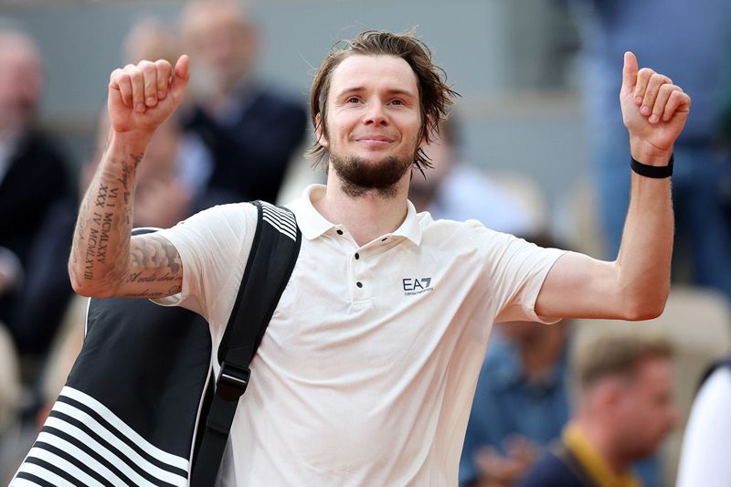 Казахстанский теннисист Александр Бублик обыграл первую ракетку мира