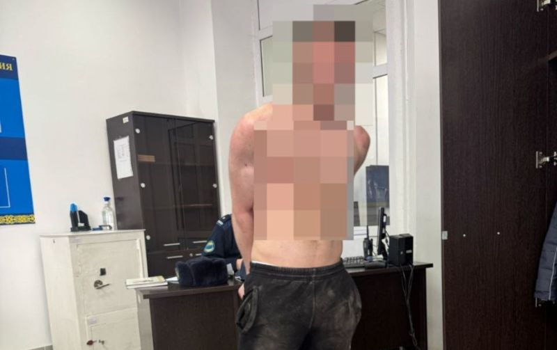 Бегал полуголым по городу: в Кокшетау задержали нарушителя