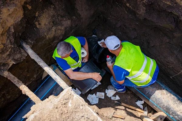 Двое рабочих погибли при монтаже водопровода в Акмолинской области