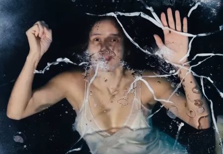 Нazимa в сексуальной сорочке взволновала Казнет горячим видео