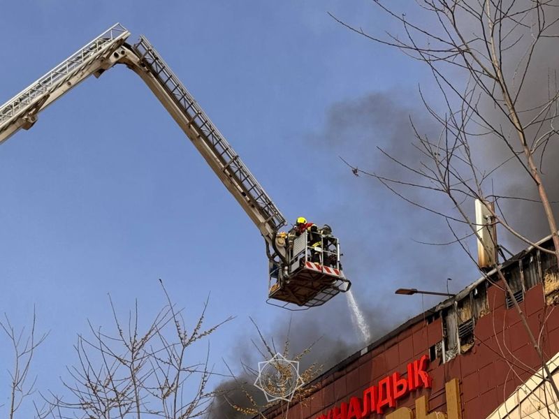 Крупный пожар на рынке в Астане: огонь локализовали