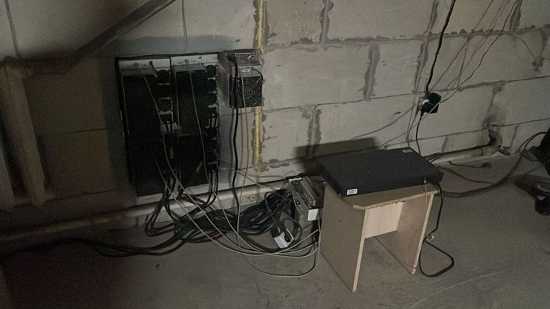 Молился и майнил: у радикала нашли ферму на 200 устройств