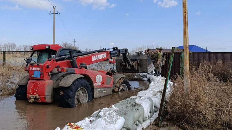 Эвакуация и подтопленные дома: о ситуации с паводками рассказали в МЧС