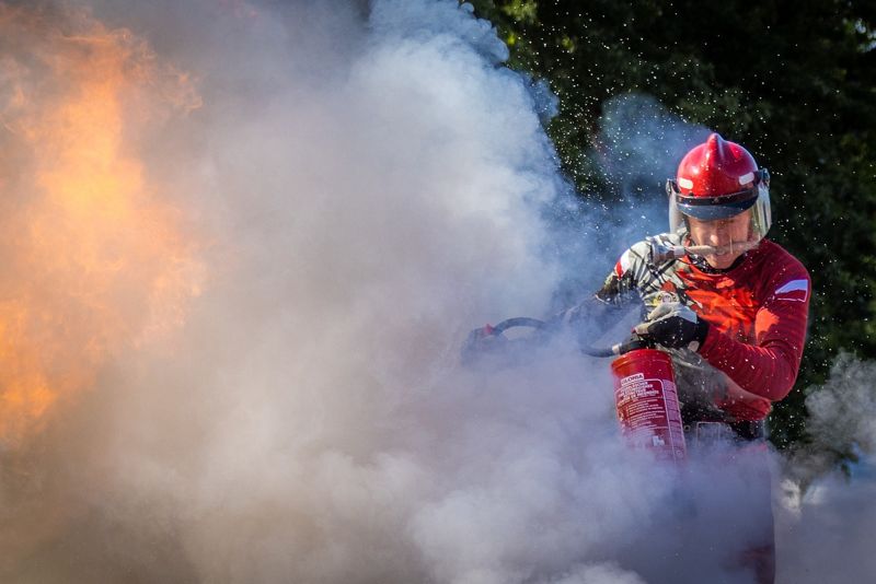 Алматинец благодаря огнетушителю спас дом пожара