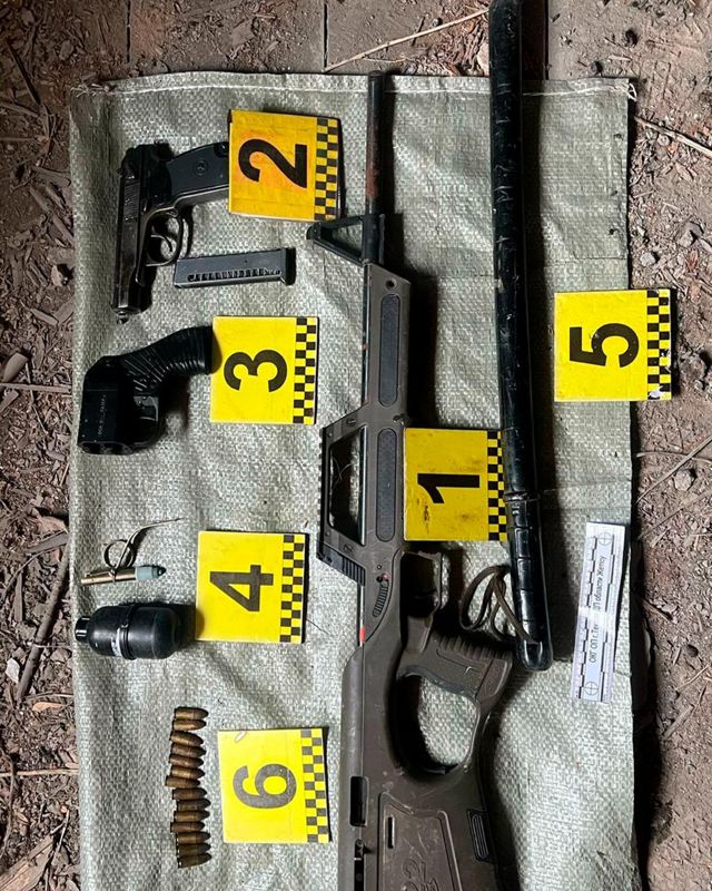 Оружие, спрятанное в обшивке автомобиля, нелегально пытались ввести в Казахстан