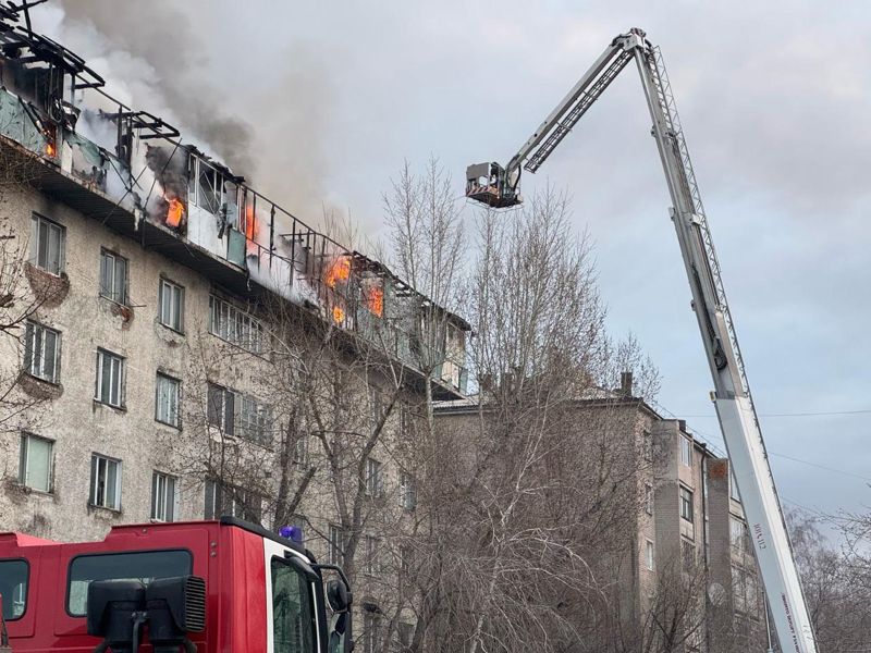 В Астане из горящего общежития эвакуировали 50 человек